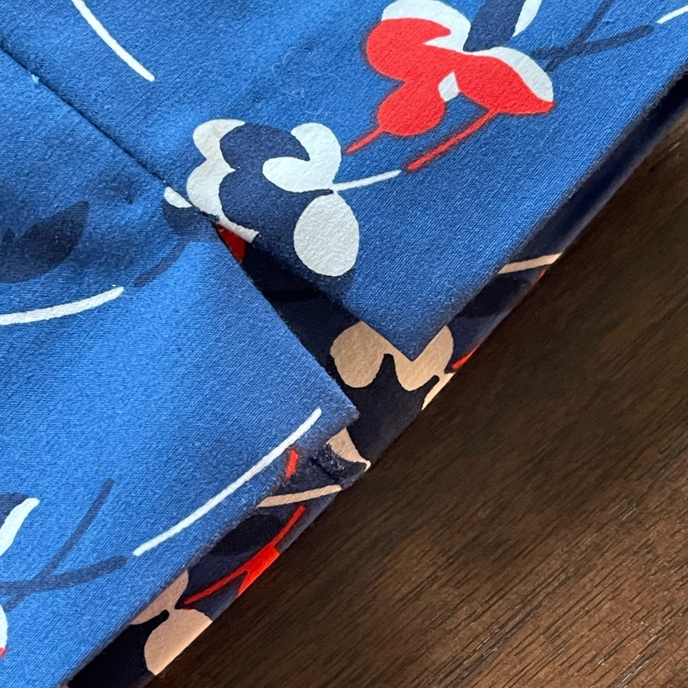 BODENUSA PANTS. SIZE 6. Beautiful royal, navy, red and white floral print. - Picture 5 of 11